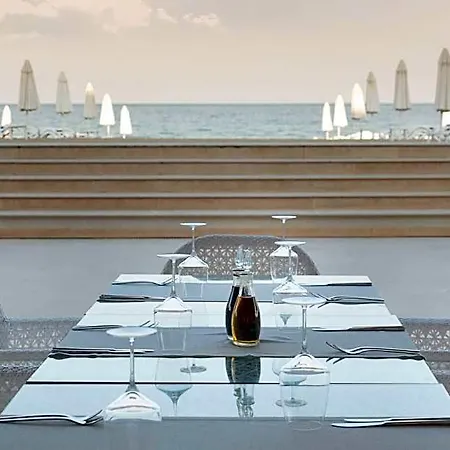Dune - Free Access Hotel