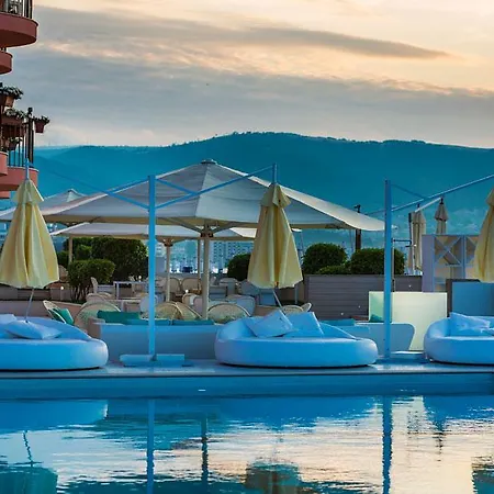 Dune - Free Access Hotel